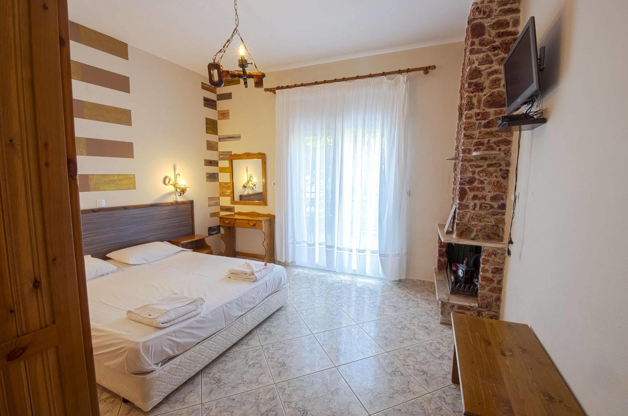 Petra Mare Apartment Thimonia Ngoại thất bức ảnh